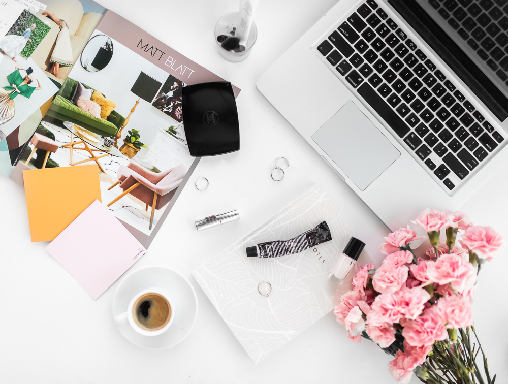 laptop, flowers, flatlay, stationary